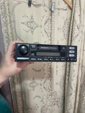 Subaru Legacy 2000-2001 Radio AM FM Cassette 86201AE08A - Face P120 UNTESTED